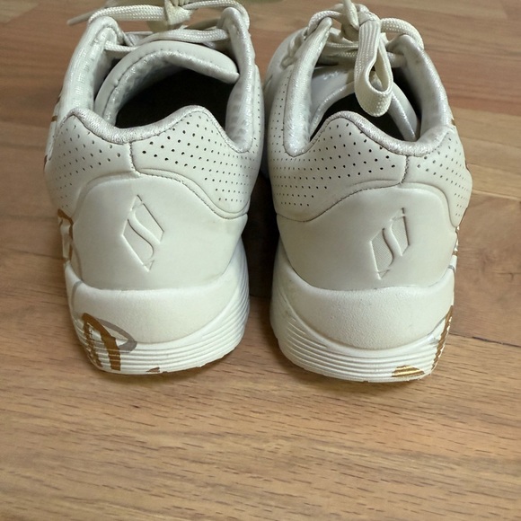 Skechers Girl's Uno Lite-Metallic Love Sneaker - Picture 4 of 5